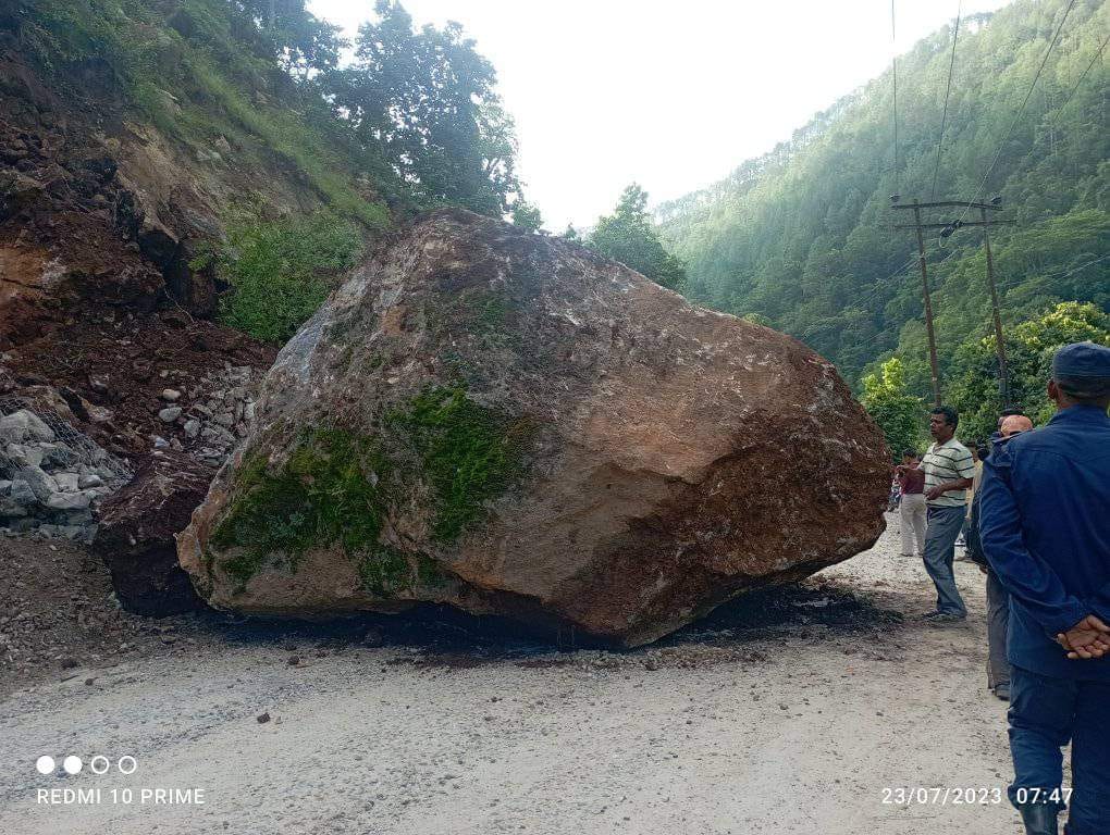 राप्ती राजमार्ग अवरुद्ध