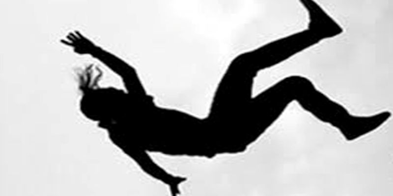 सल्यानमा भिरबाट लडेर एक जनाको मृत्यु 