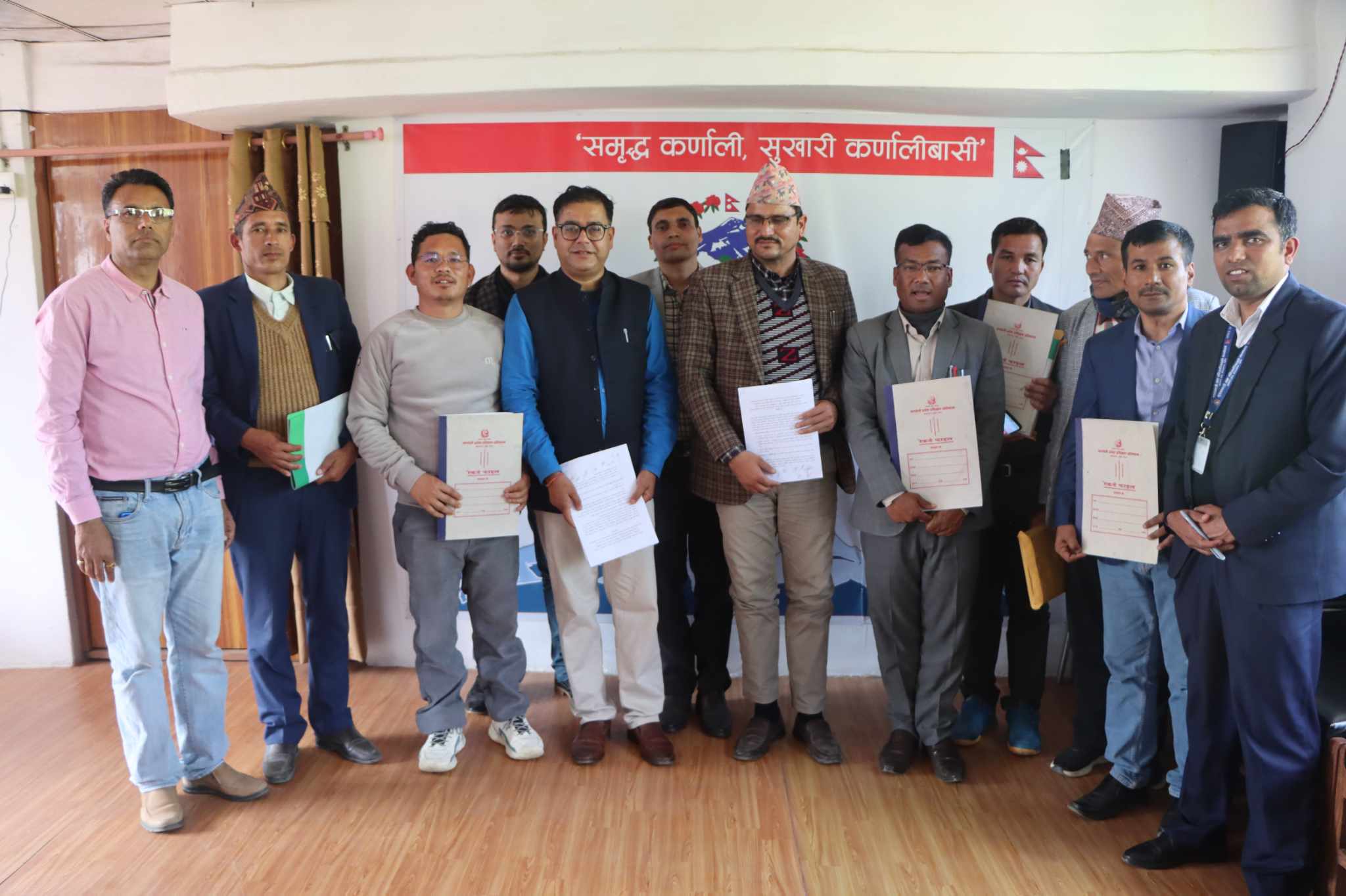 भूकम्प प्रभावित क्षेत्रमा पुन निर्माण गर्न दक्ष डकर्मी तयार गर्दै कर्णाली सरकार 