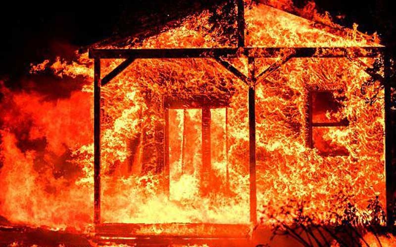 सल्यानको दार्माका दुई घरमा आगलागि हुँदा ३६ लाख बढीको क्षति