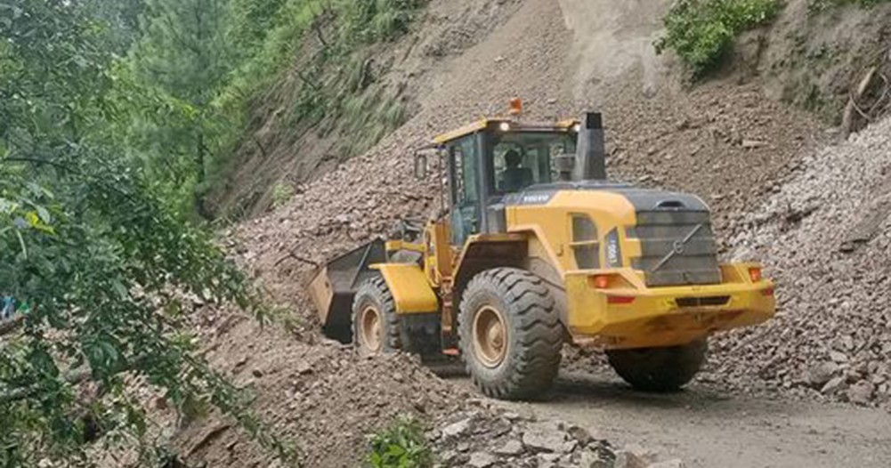 अवरुद्ध राप्ती राजमार्ग खुल्यो, दाङ सुर्खेत सडक अवरुद्ध