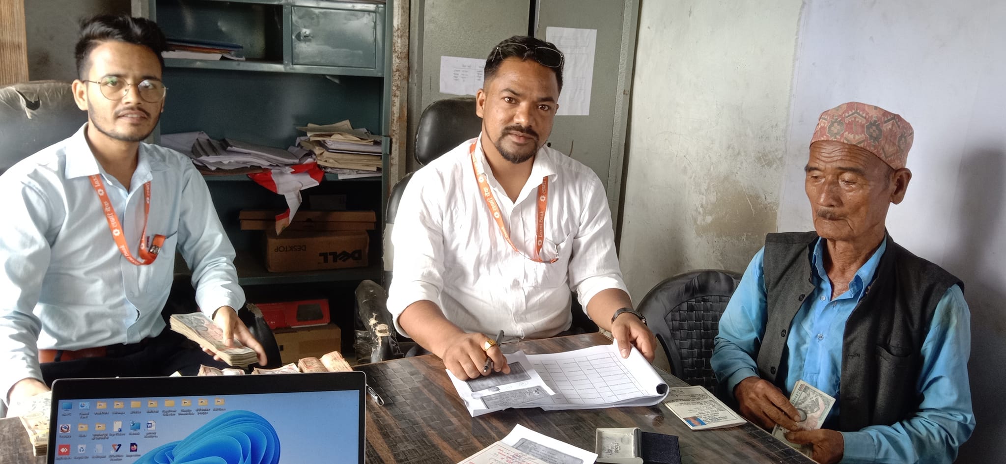  सल्यान बनगाडमा अघि अघि जेसिबि पछि पछि सामाजिक सुरक्षा वितरण टोली