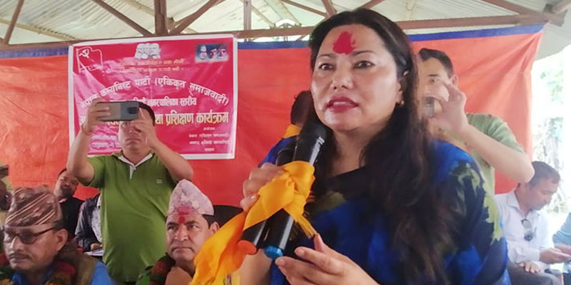 केपी ओलीले संविधान नै सिद्ध्याउन थालेपछिको विद्रोह : नेतृ झाँक्री 