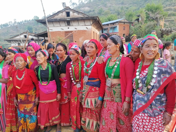  सल्यानमा लोप हुँदै परम्परागत गहना 