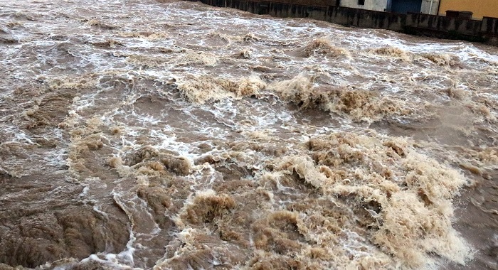 बाढीले बगाउँदा सल्यानमा एक जनाको मृत्यु 
