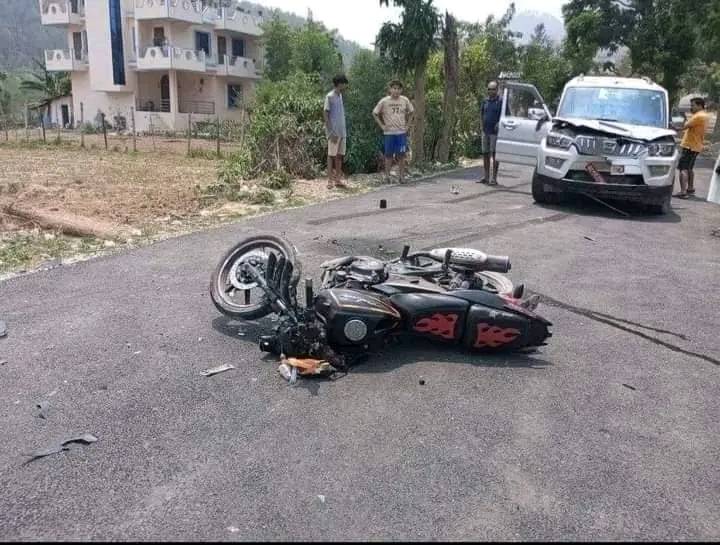 सल्यानमा मोटरसाइकल र स्कोरपियो ठोकिदा २ जना घाइते