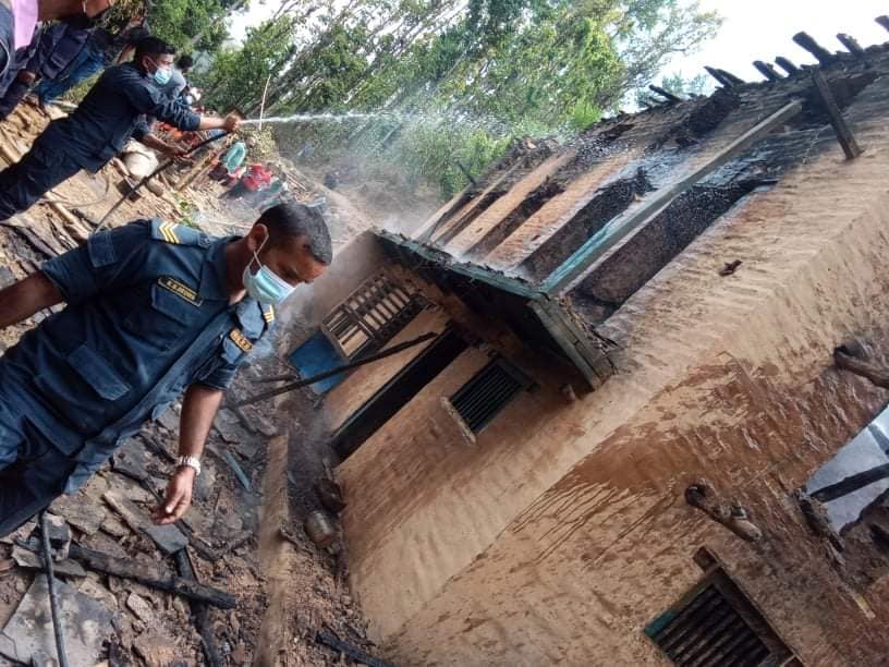 सोलारको व्याट्री पड्किँदा सल्यानमा दुई घर जलेर नष्ट 