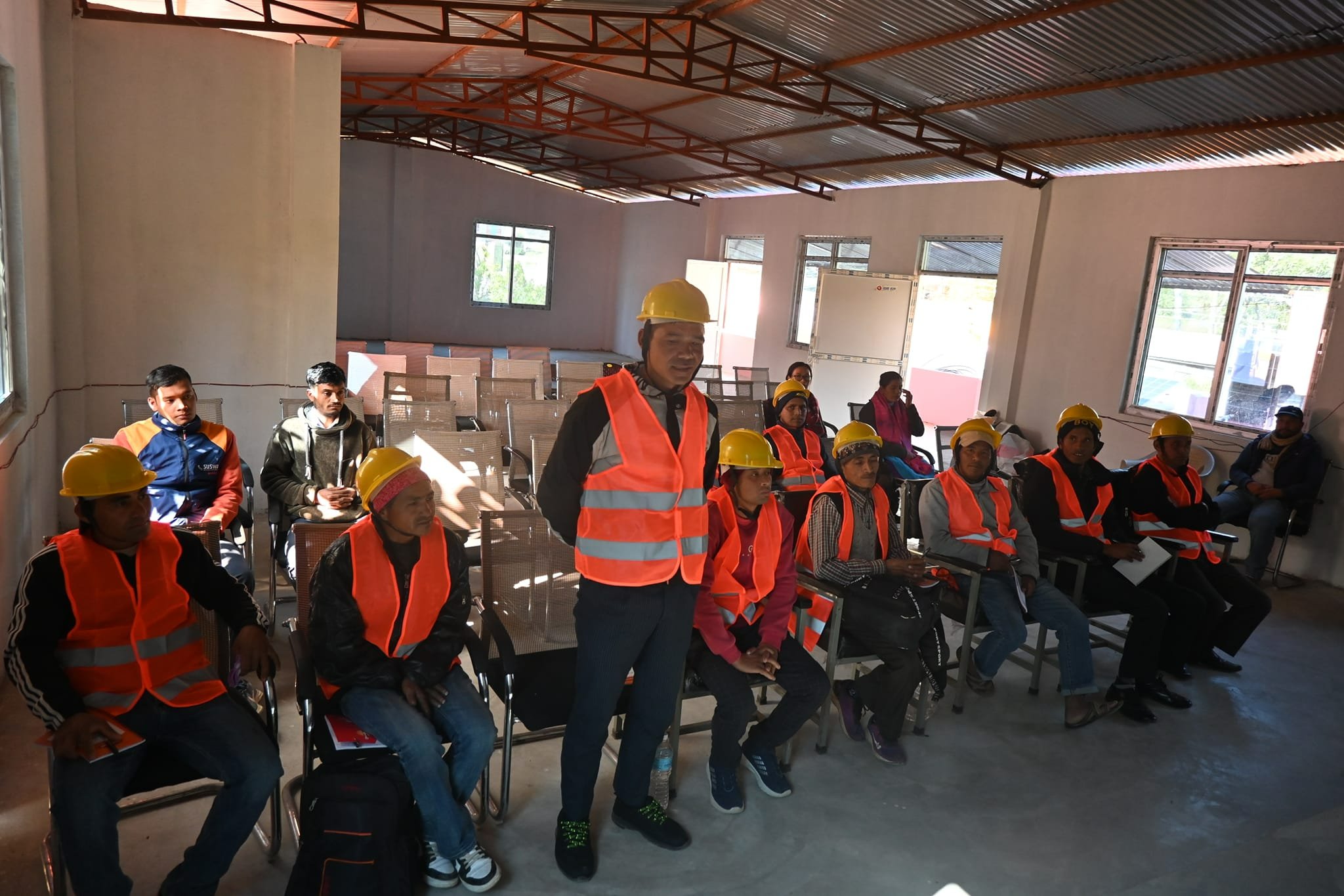 सल्यानको छत्रेश्वरीमा १० दिने डकर्मी तालिम सुरु, सीप सिक्दै मिस्त्रीहरूले विपन्न घरधुरीमा शौचालय निर्माण गरिदिने