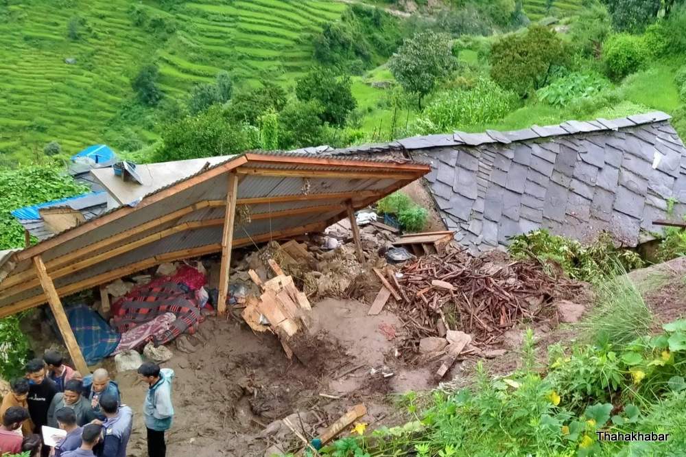 कालिकोटको महाबैमा पहिरोमा परेर ६ जनाको मृत्यु