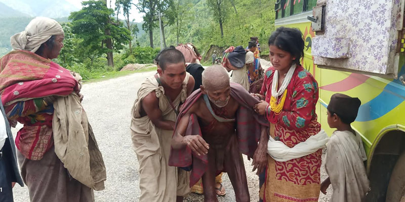 नेपालमा अन्तिम घुमन्ते जाति मध्येको एक राउटे समुदाय सल्यानमा