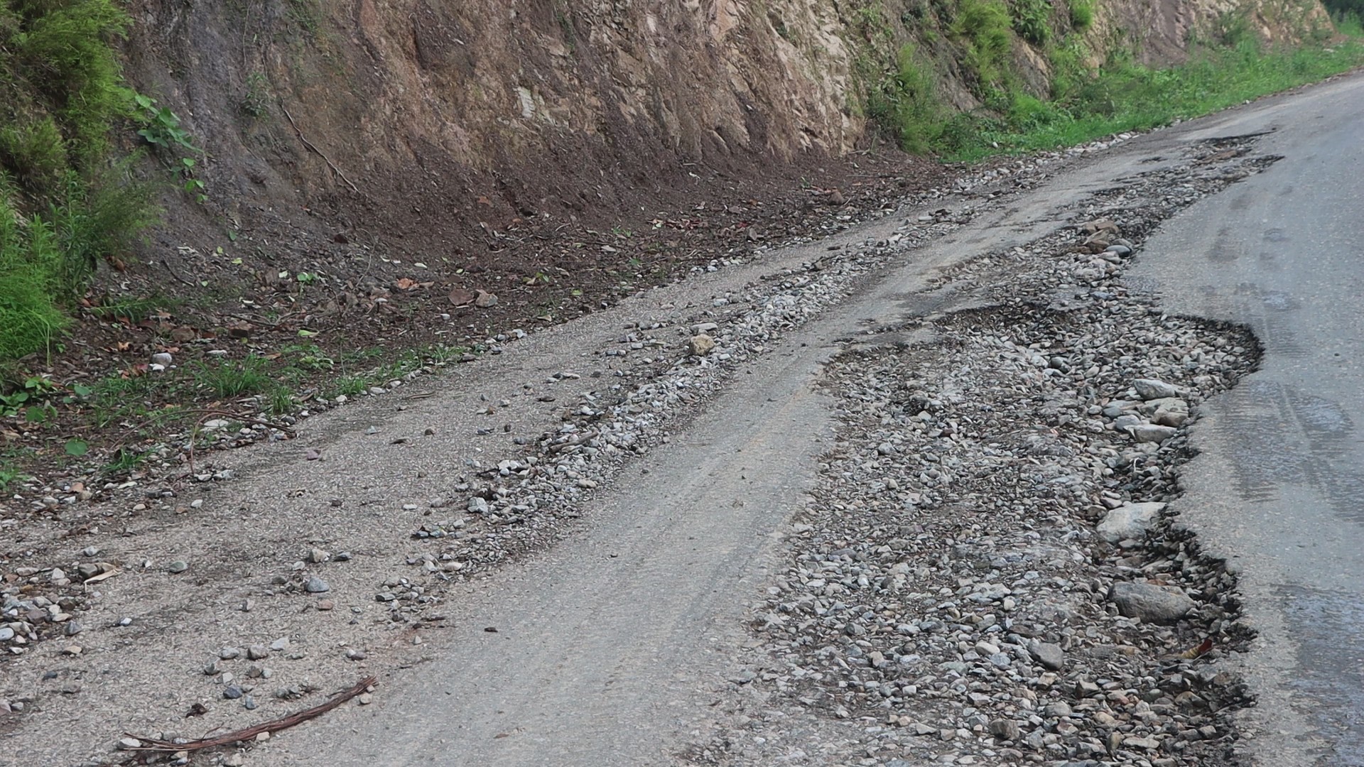 तुल्सीपुर–सल्यान कालीमाटी –सुर्खेत सडक अलपत्र