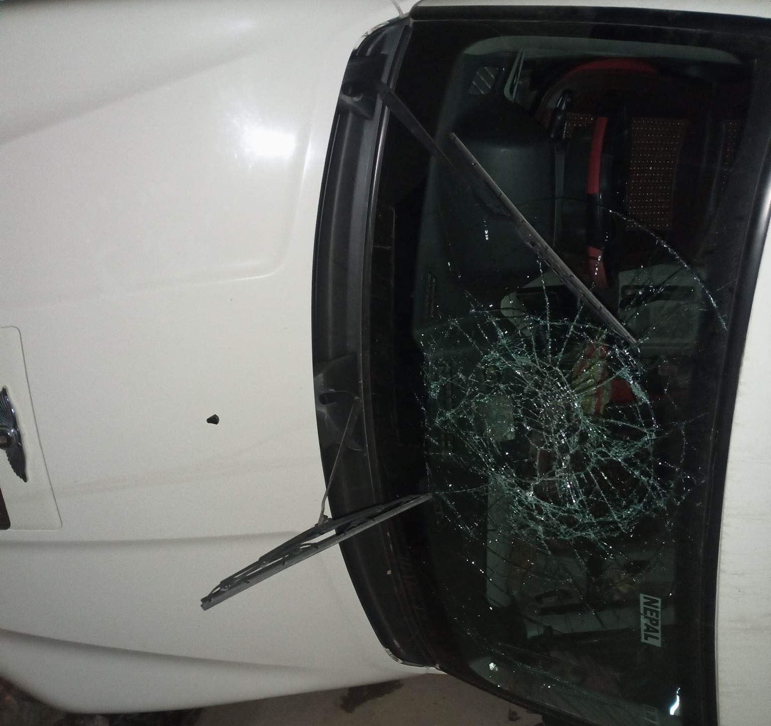 सल्यानको बागचौरमा स्कारपियो दुर्घटना हुँदा ३ जना घाइते