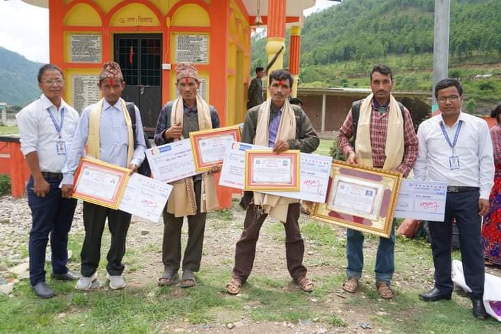 सल्यानको त्रिवेणीमा उत्कृष्ट कृषक पुरस्कारबाट चार कृषक सम्मानित 