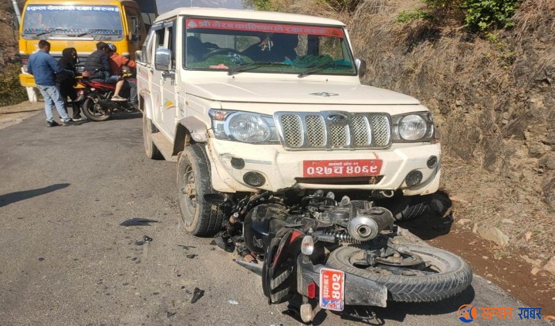 सल्यानमा जिप र मोटरसाइकल ठोकिदा दुई जना घाइते 