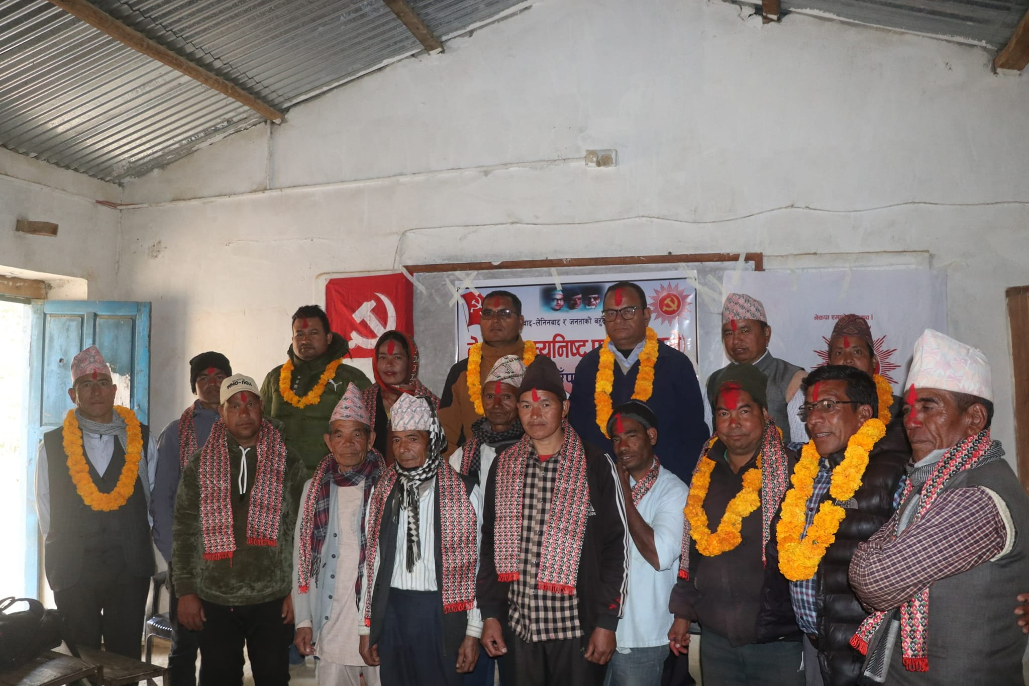 सल्यानमा समाजवादीका वडा कमिटी अध्यक्ष, सचिव सहित २६  एमालेमा समाहित