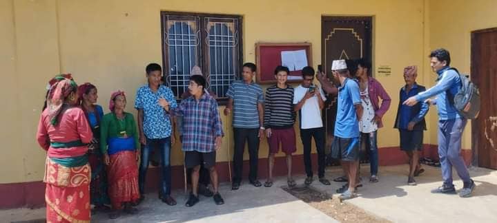 वडाध्यक्षको राजीनामा माग गर्दै सुर्खेतको सिम्ता गाउँपालिका ३ को वडा कार्यालयमो तालाबन्दी 