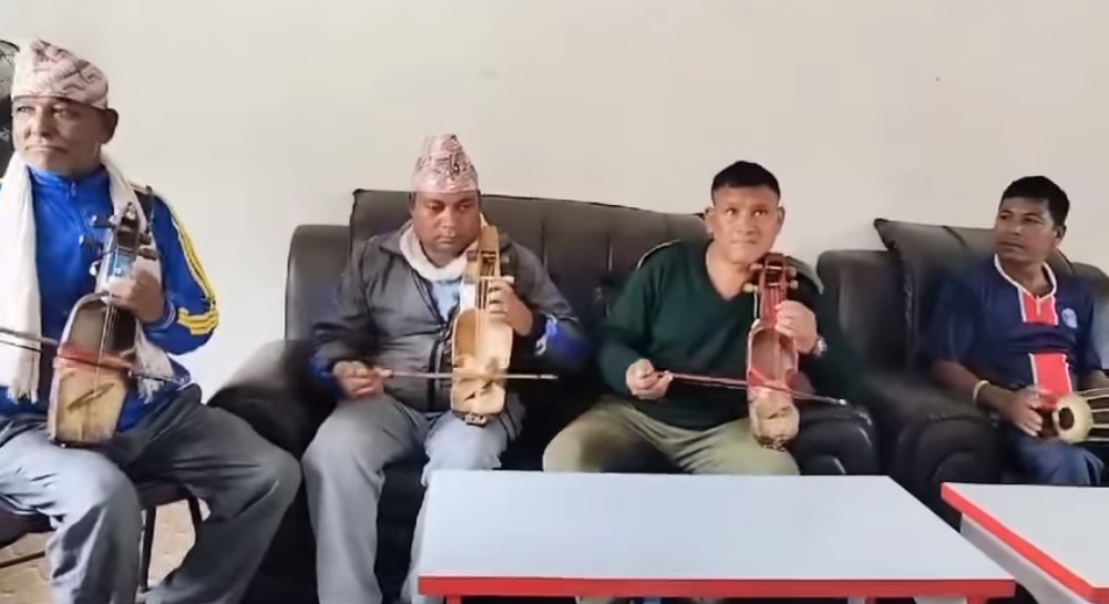 वन तथा वातावरण संरक्षण गर्न मेची-महाकाली यात्रा टोली सल्यानमा