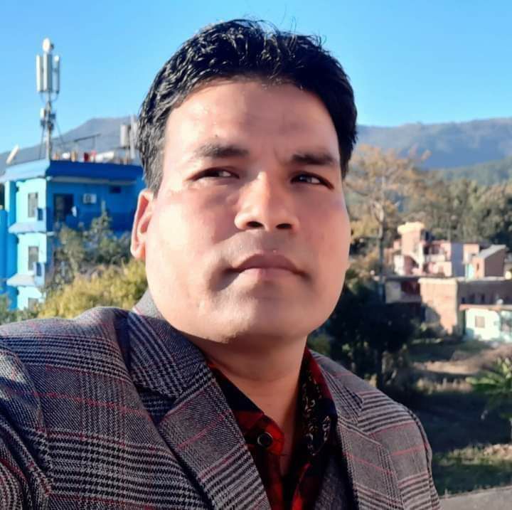 प्रधानाध्यापक नेपाली प्रवल जनसेवा श्री (चतुर्थ)बाट सम्मानित