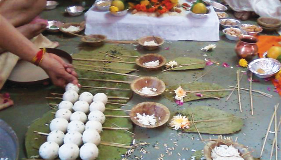 आजदेखि सोह्र श्राद्ध : दिवंगत पितृको सम्झनामा तर्पण, सिदादान र पिण्डदान गरीदैं