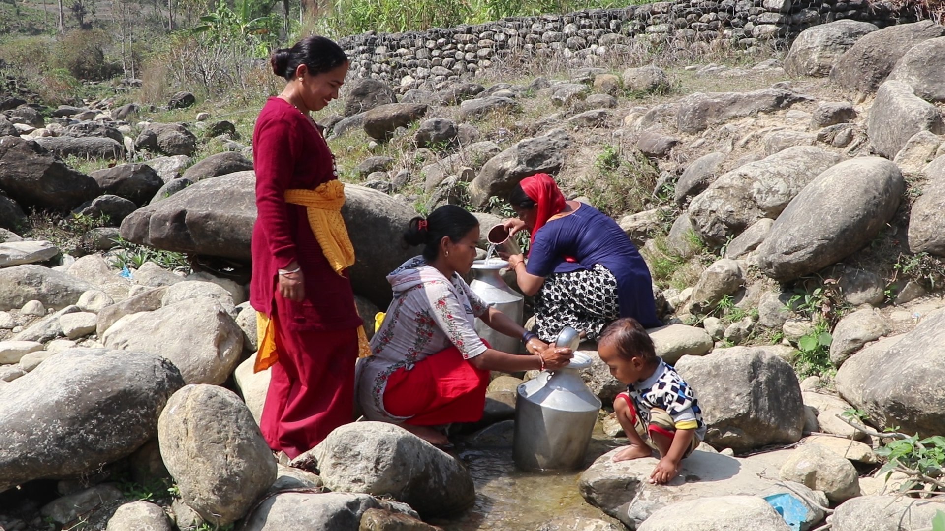 सल्यानवासी खोलाको पानी खान बाध्य