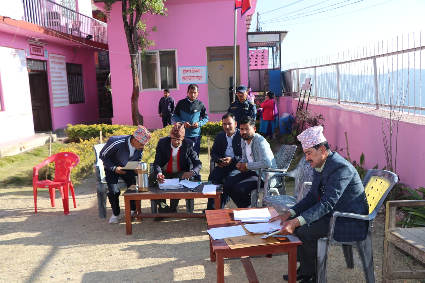 सल्यानमा दुई स्वतन्त्र सहित १६ जनाको उम्मेदवारी 