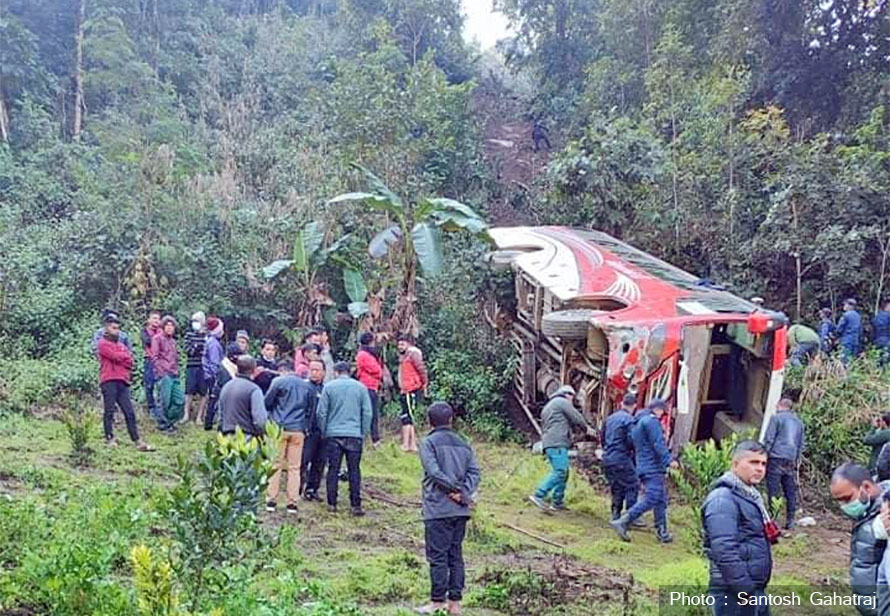 पाल्पामा मलामी सवार बस दुर्घटना हुँदा ७ जनाको मृत्यु